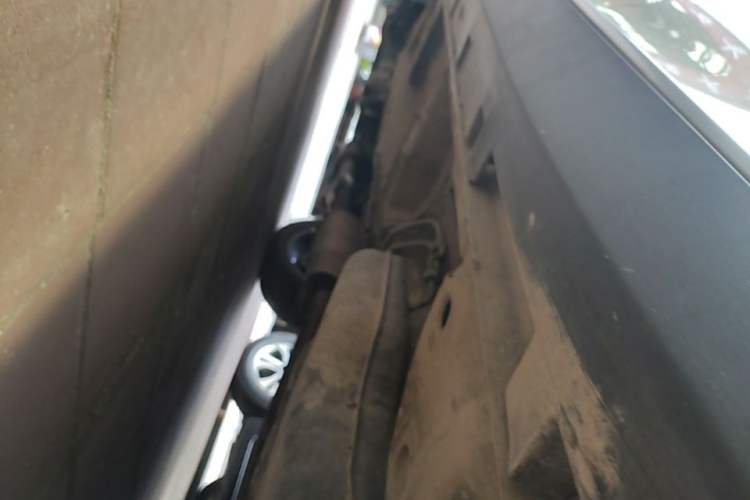 Used Roewe RX5 2020 20T Automatic 4G Connected Million Edition Left Side Sill