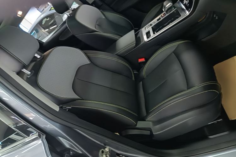 Used Roewe RX5 2020 PLUS 300TGI Automatic Ali National Trend Flagship Edition Right Front Seat