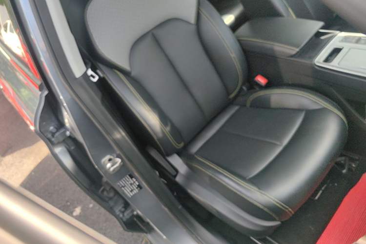 Used Roewe RX5 2020 PLUS 300TGI Automatic Ali National Trend Flagship Edition Right Front Seat