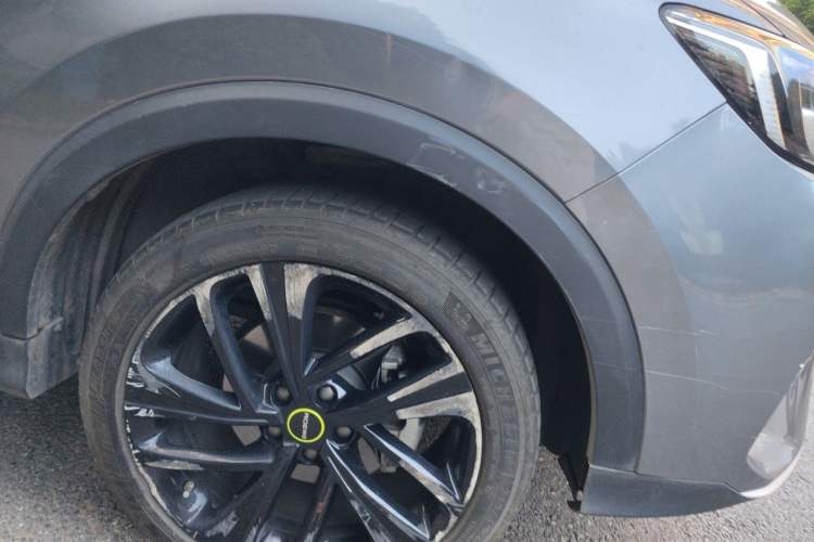 Used Roewe RX5 2020 PLUS 300TGI Automatic Ali National Trend Flagship Edition Right Front Wheel Hub