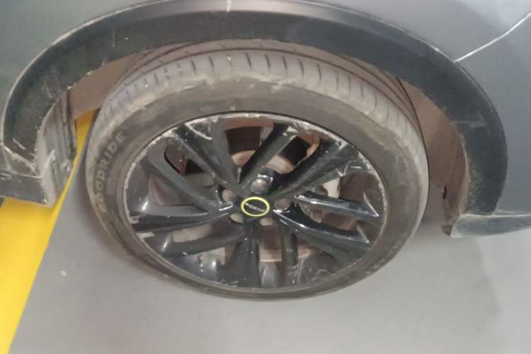Used Roewe RX5 2020 PLUS 300TGI Automatic Ali National Style Ronglin Edition Right Front Wheel Hub