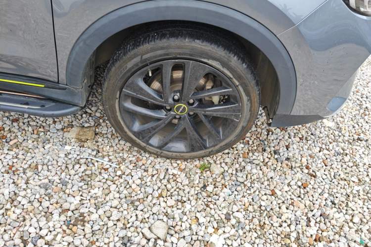 Used Roewe RX5 2020 PLUS 300TGI Automatic Ali National Style Ronglin Edition Right Front Wheel Hub