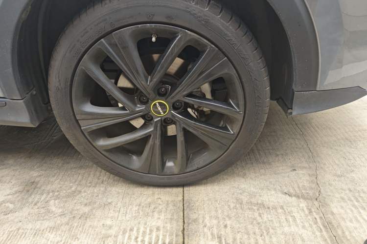 Used Roewe RX5 2020 PLUS 300TGI Automatic Ali National Style Ronglin Edition Right Front Wheel Hub