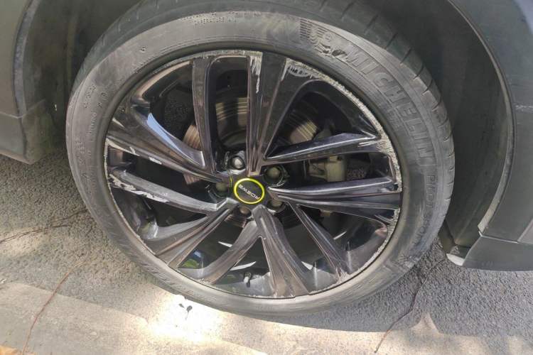 Used Roewe RX5 2020 PLUS 300TGI Automatic Ali National Style Ronglin Edition Right Front Wheel Hub