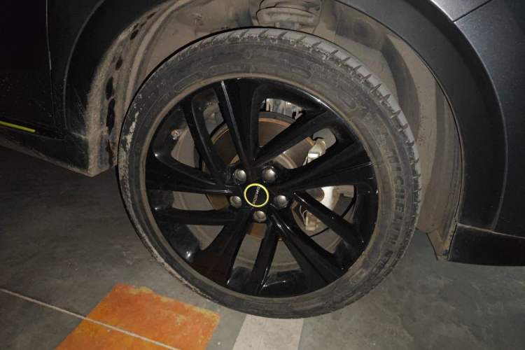 Used Roewe RX5 2020 PLUS 300TGI Automatic Ali National Trend Flagship Edition Right Front Wheel Hub