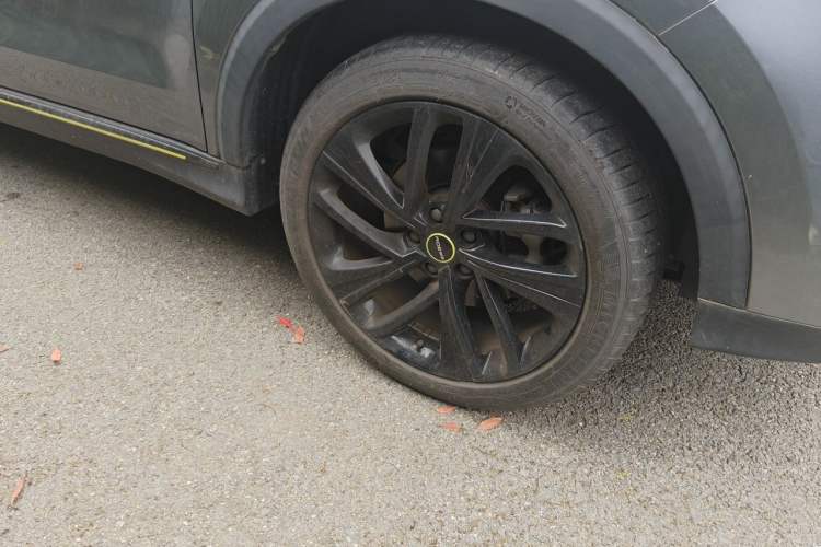 Used Roewe RX5 2020 PLUS 300TGI Automatic Ali National Trend Flagship Edition Right Front Wheel Hub