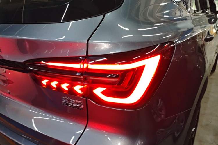 Used Roewe RX5 2020 PLUS 300TGI Automatic Ali National Trend Flagship Edition Right Rear Taillight
