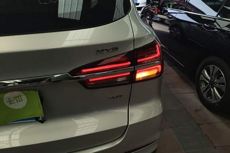 Used Roewe RX5 2020 20T Automatic 4G Connected Million Edition Right Rear Taillight
