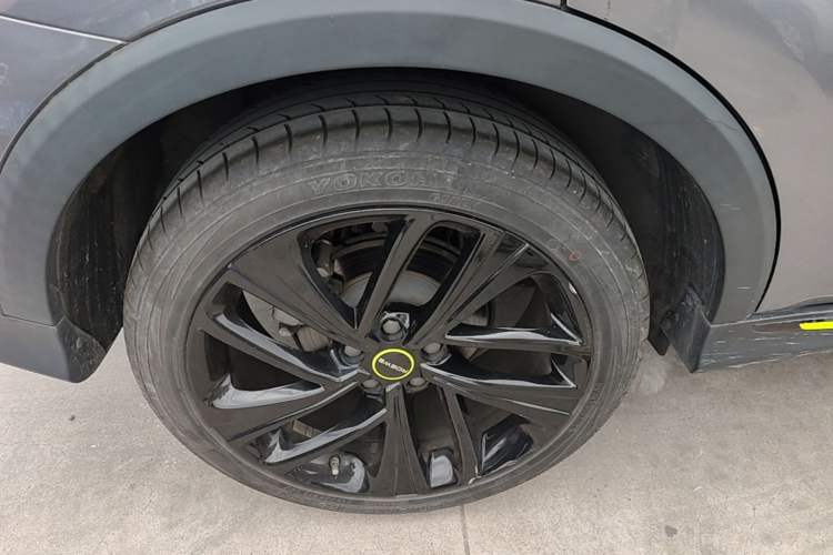 Used Roewe RX5 2020 PLUS 300TGI Automatic Ali National Style Ronglin Edition Right Rear Wheel Hub