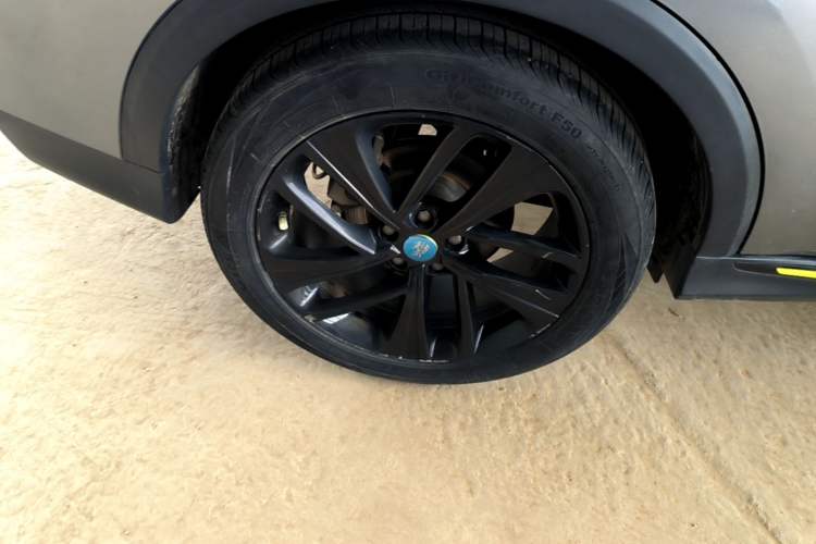 Used Roewe RX5 2020 PLUS 300TGI Automatic Ali National Style Ronglin Edition Right Rear Wheel Hub