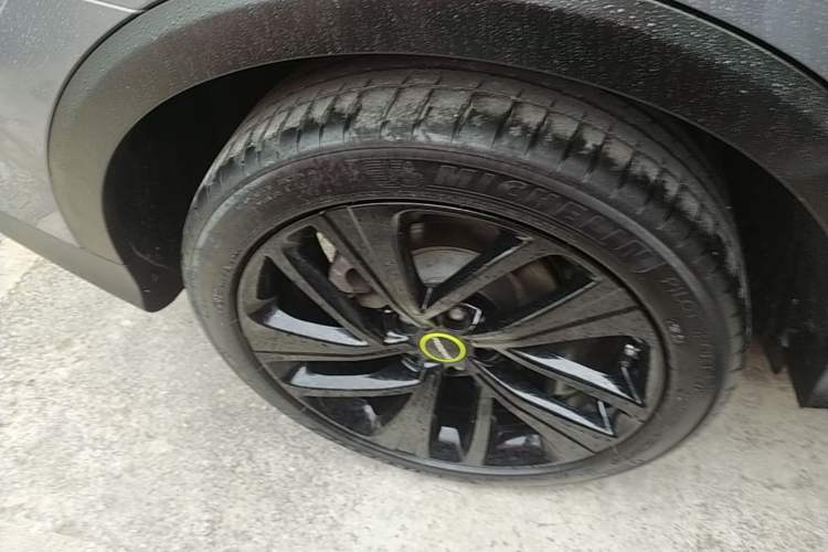 Used Roewe RX5 2020 PLUS 300TGI Automatic Ali National Style Luxury Edition Right Rear Wheel Hub