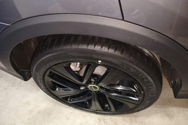Used Roewe RX5 2020 PLUS 300TGI Automatic Ali National Trend Flagship Edition Right Rear Wheel Hub
