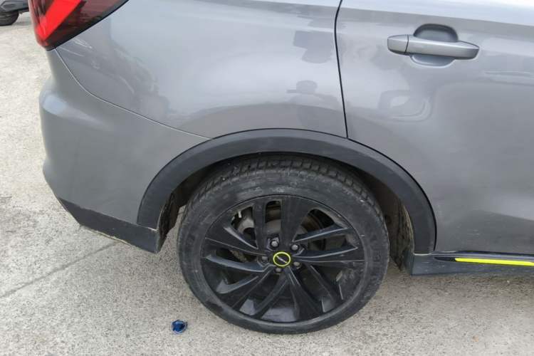 Used Roewe RX5 2020 PLUS 300TGI Automatic Ali National Style Ronglin Edition Right Rear Wheel Hub