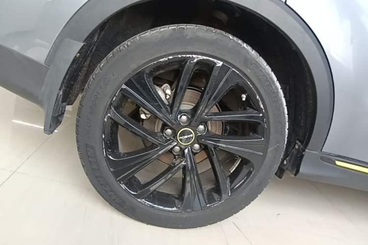 Used Roewe RX5 2020 PLUS 300TGI Automatic Ali National Style Ronglin Edition Right Rear Wheel Hub