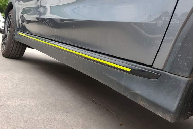 Used Roewe RX5 2020 PLUS 300TGI Automatic Ali National Style Ronglin Edition Right Side Sill