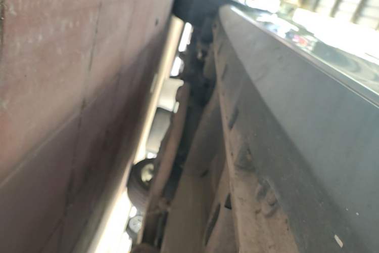 Used Roewe RX5 2020 20T Automatic 4G Connected Million Edition Right Side Sill