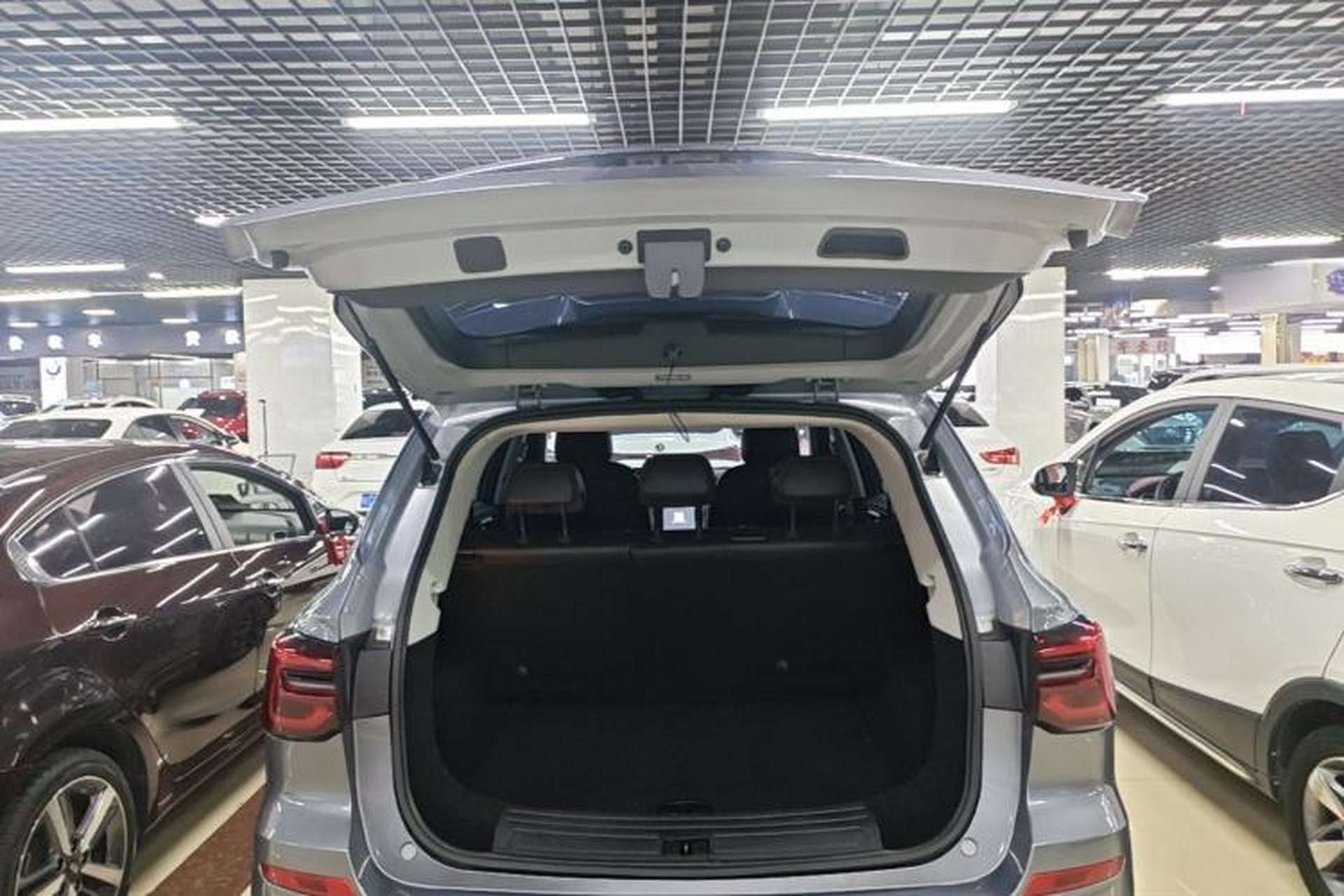 Used Roewe RX5 2020 PLUS 300TGI Automatic Ali National Style Luxury Edition Trunk