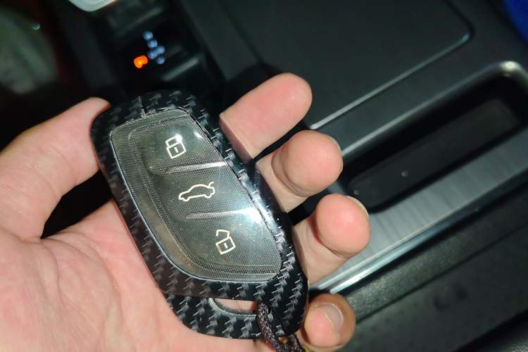 Used Roewe RX5 2020 PLUS 300TGI Automatic Ali National Style Ronglin Edition Vehicle Key