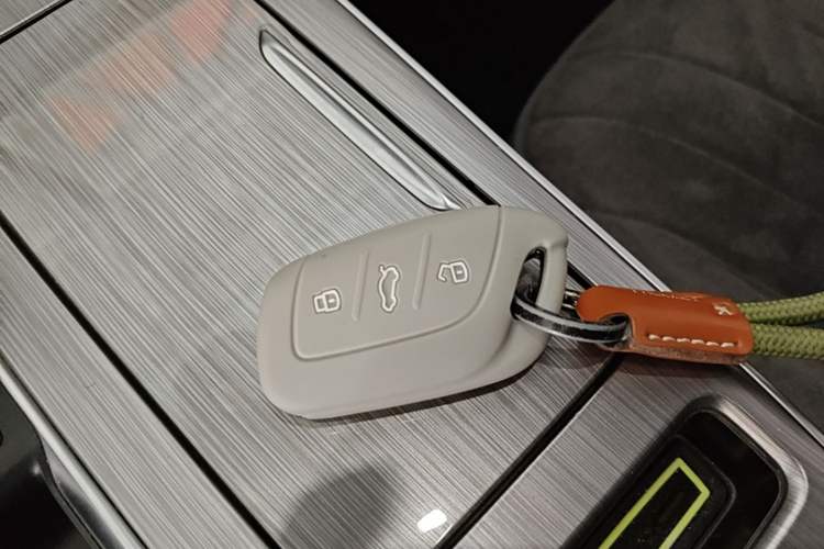 Used Roewe RX5 2020 PLUS 300TGI Automatic Ali National Trend Flagship Edition Vehicle Key