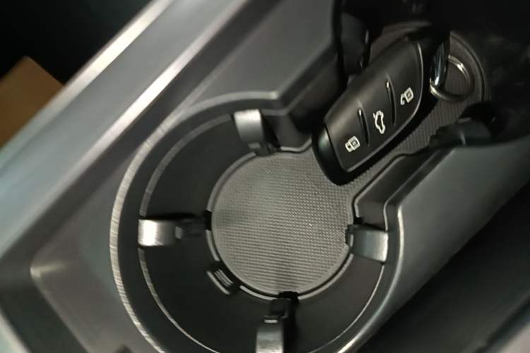 Used Roewe RX5 2020 PLUS 300TGI Automatic Ali National Trend Flagship Edition Vehicle Key