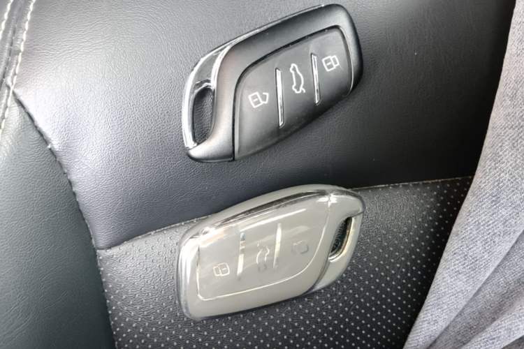 Used Roewe RX5 2020 PLUS 300TGI Automatic Ali National Style Ronglin Edition Vehicle Key