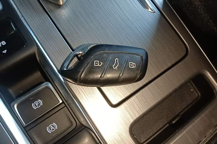 Used Roewe RX5 2020 PLUS 300TGI Automatic Ali National Style Ronglin Edition Vehicle Key