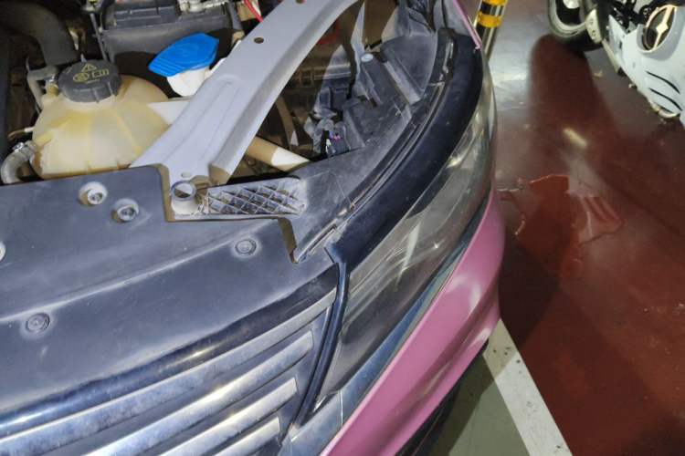 Used Roewe RX5 2020 20T Manual 4G Connect Super-Luxury Flagship Edition Engine Bay Left