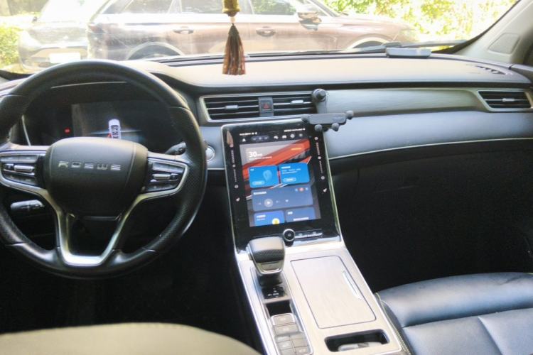 Used Roewe RX5 2020 PLUS 300TGI Automatic Ali National Trend Flagship Edition Center Console