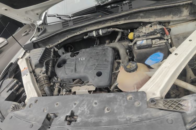 Used Roewe RX5 2020 20T Automatic 4G Connect Excellence Edition Engine Bay