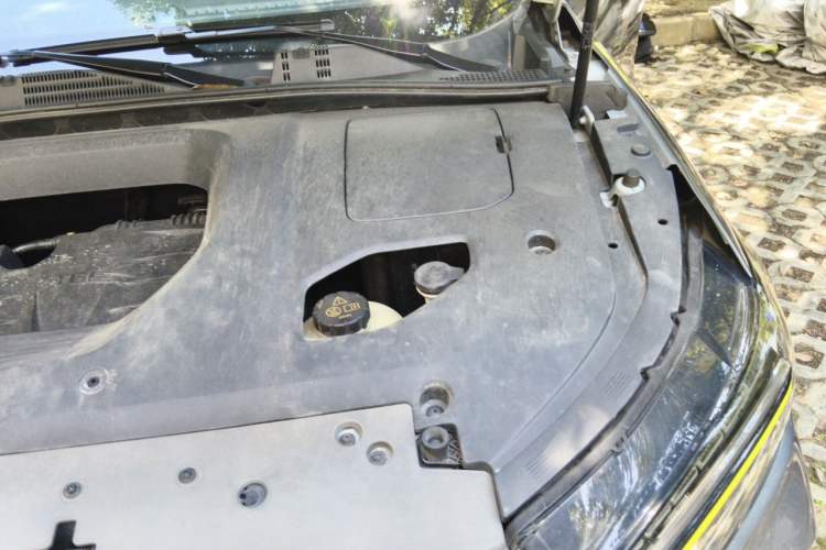 Used Roewe RX5 2020 PLUS 300TGI Automatic Ali National Trend Flagship Edition Engine Bay Left