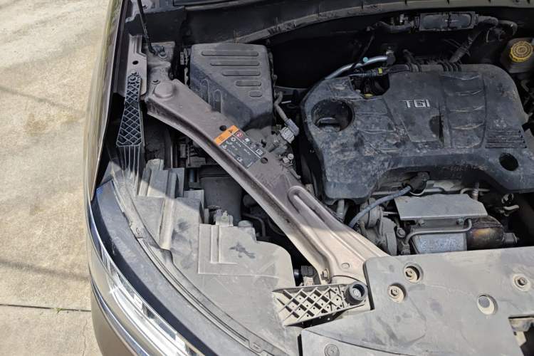 Used Roewe RX5 2020 20T Automatic 4G Connect Superior Flagship Edition Engine Bay Right