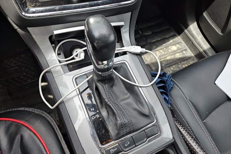 Used Roewe RX5 2020 20T Automatic 4G Connect Superior Flagship Edition Gear Lever