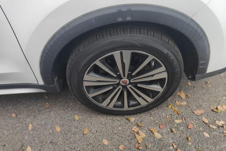 Used Roewe RX5 2020 20T Automatic 4G Connect Excellence Edition Right Front Wheel Hub