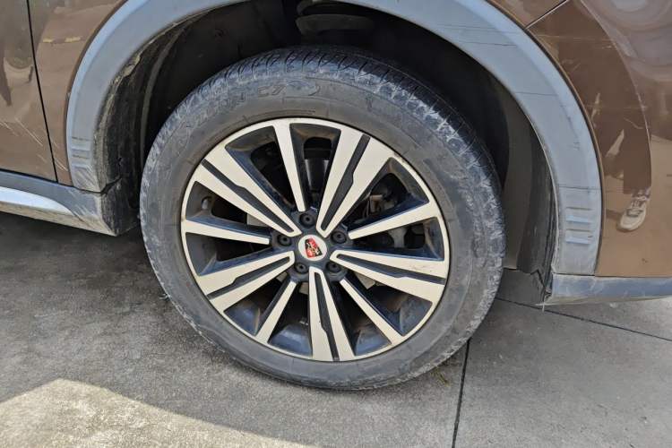 Used Roewe RX5 2020 20T Automatic 4G Connect Superior Flagship Edition Right Front Wheel Hub