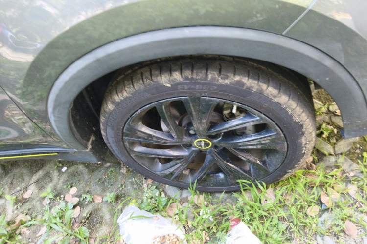 Used Roewe RX5 2020 PLUS 300TGI Automatic Ali National Trend Flagship Edition Right Front Wheel Hub