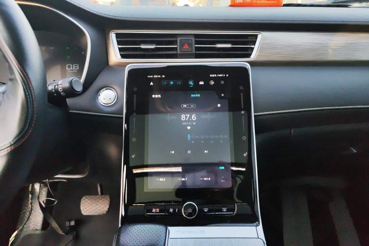 Used Roewe RX5 2020 PLUS 300TGI Automatic Ali National Trend Flagship Edition Audio And AC Panel