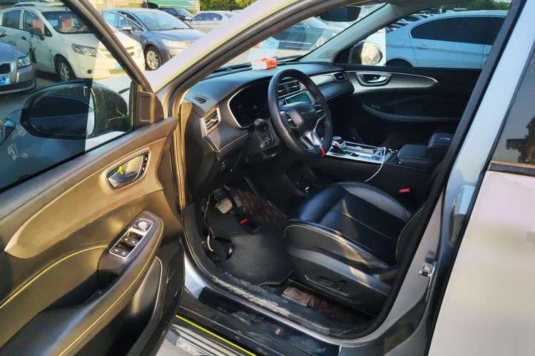 Used Roewe RX5 2020 PLUS 300TGI Automatic Ali National Trend Flagship Edition Interior 3