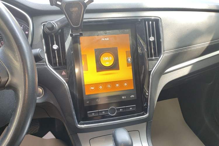 Used Roewe RX5 2020 20T Automatic 4G Connect Superior Flagship Edition Audio And AC Panel