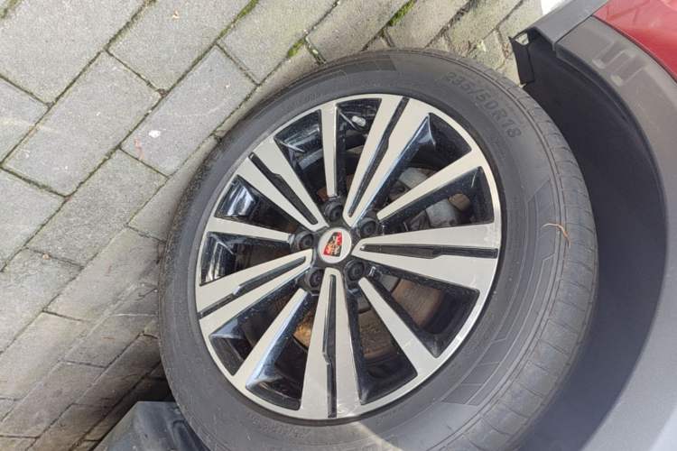 Used Roewe RX5 2020 20T Automatic 4G Connect Superior Flagship Edition Left Front Wheel Hub
