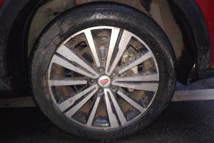 Used Roewe RX5 2020 20T Automatic 4G Connect Superior Flagship Edition Right Front Wheel Hub