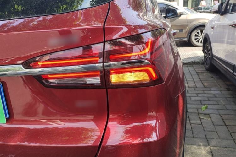 Used Roewe RX5 2020 20T Automatic 4G Connect Superior Flagship Edition Right Rear Taillight