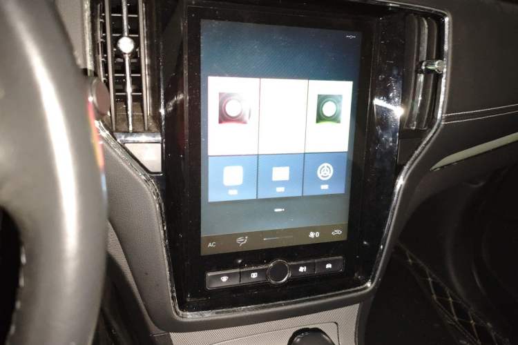 Used Roewe RX5 2020 20T Automatic 4G Connected Million Edition Audio And AC Panel