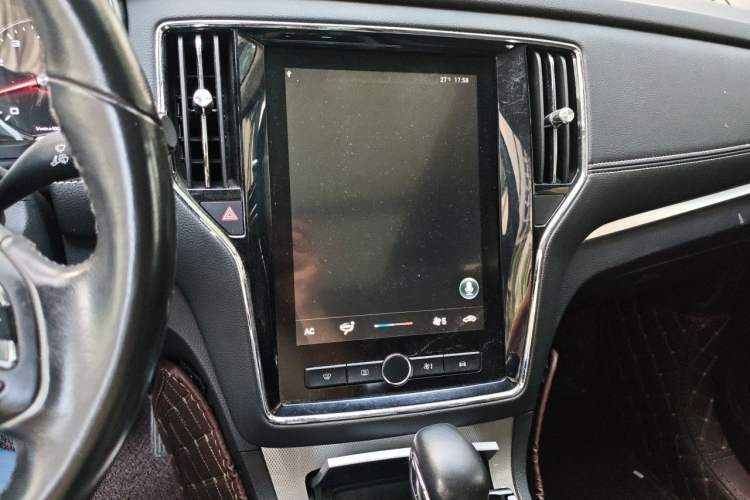 Used Roewe RX5 2020 20T Automatic 4G Connected Million Edition Audio And AC Panel