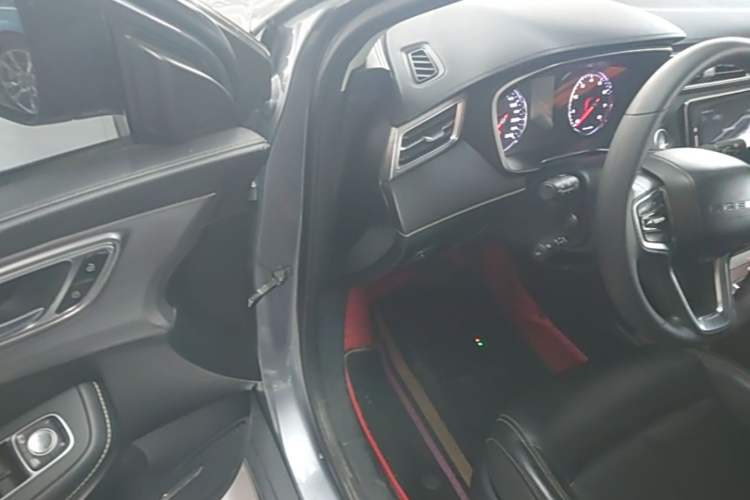 Used Roewe RX5 2020 PLUS 300TGI Automatic Ali National Style Luxury Edition Driver Seat