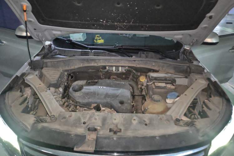 Used Roewe RX5 2020 20T Automatic 4G Connected Million Edition Engine Bay