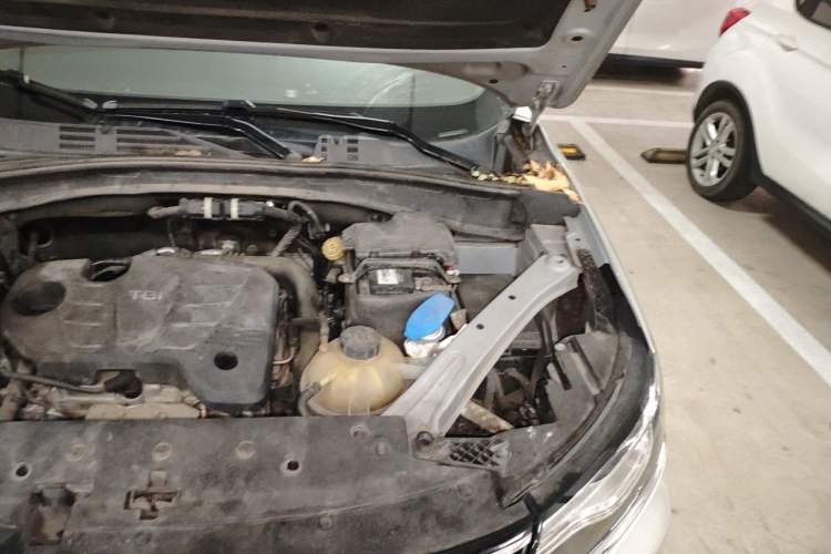 Used Roewe RX5 2020 20T Automatic 4G Connected Million Edition Engine Bay Left