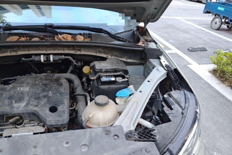 Used Roewe RX5 2020 20T Automatic 4G Connected Million Edition Engine Bay Left
