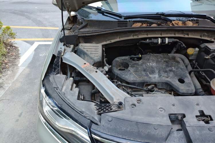 Used Roewe RX5 2020 20T Automatic 4G Connected Million Edition Engine Bay Right