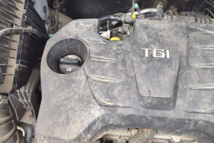 Used Roewe RX5 2020 20T Automatic 4G Connect Excellence Edition Engine Bay Right