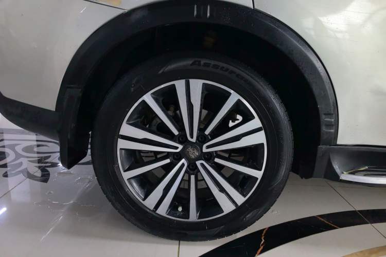 Used Roewe RX5 2020 20T Automatic 4G Connected Million Edition Exterior 5